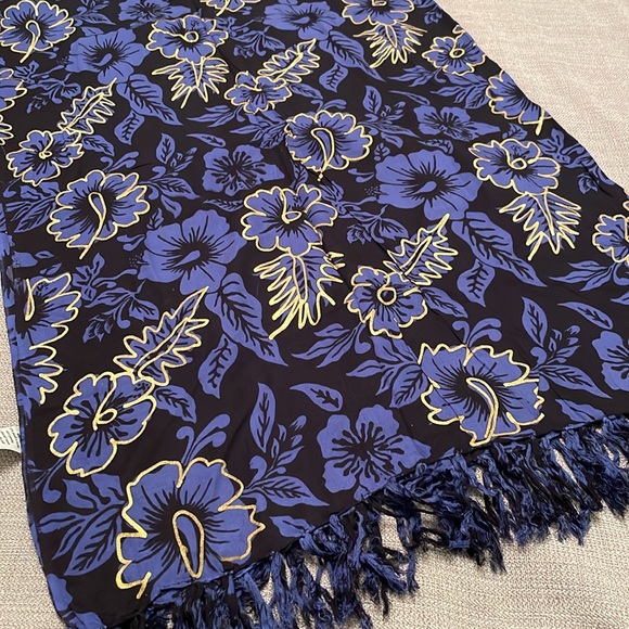 NWT PLANET SURF HAWAII FLORAL Sarong Scarf Wrap in Excellent Condition - Picture 11 of 12